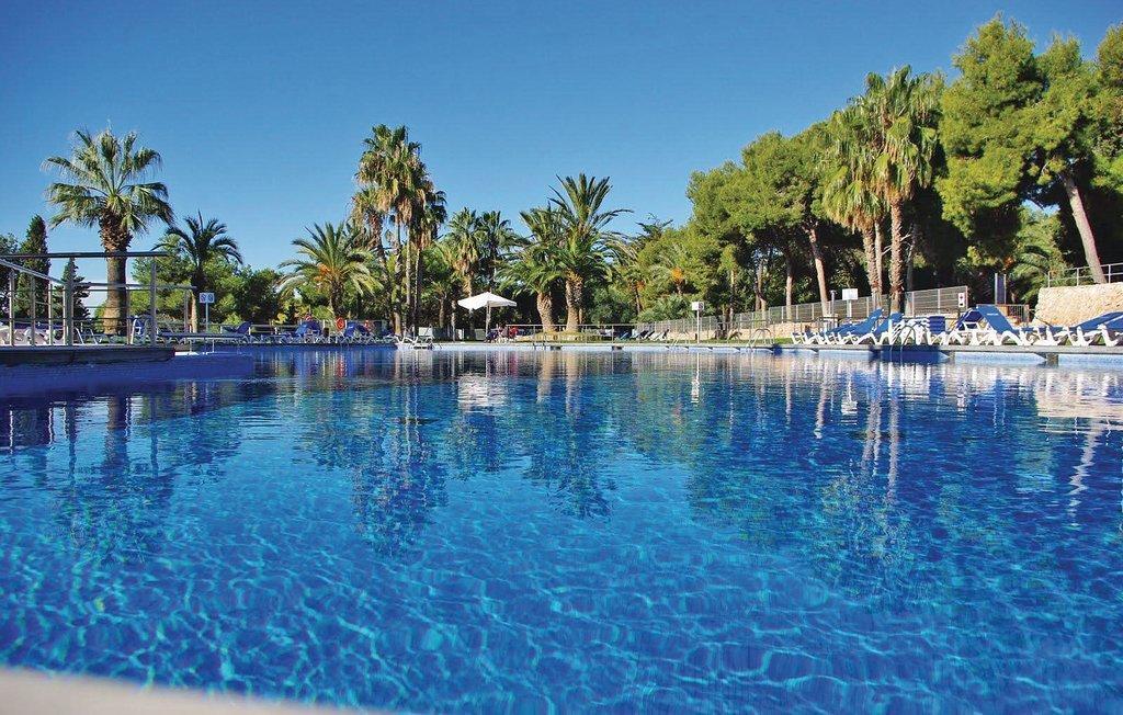 Camping Vilanova Park Біланоба-і-ла-Жалтру Номер фото