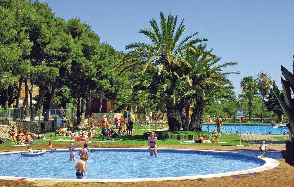 Camping Vilanova Park Біланоба-і-ла-Жалтру Номер фото