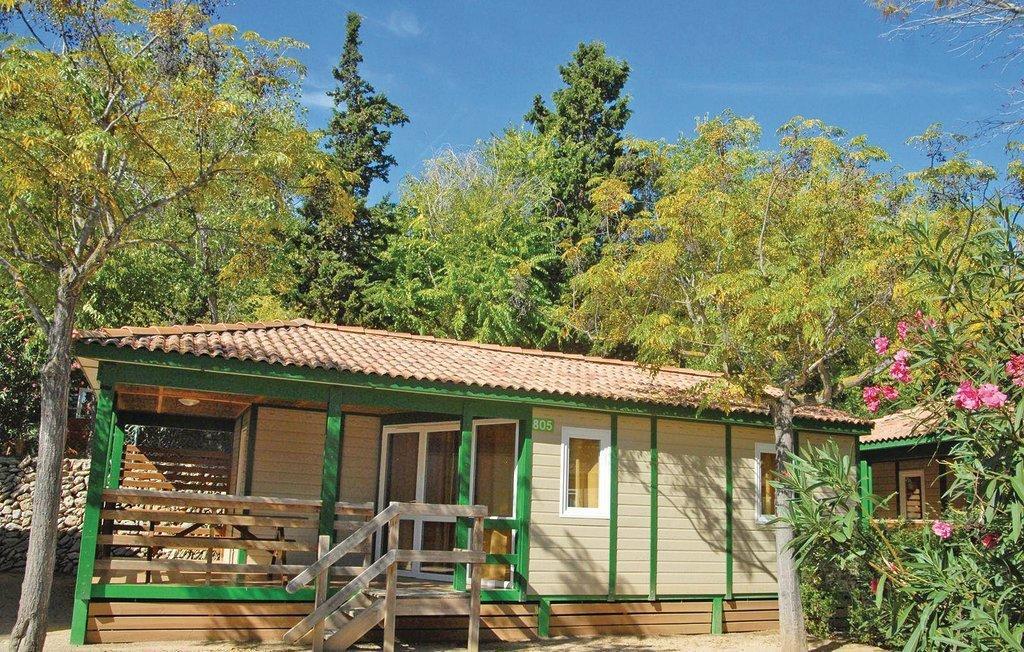 Camping Vilanova Park Біланоба-і-ла-Жалтру Номер фото